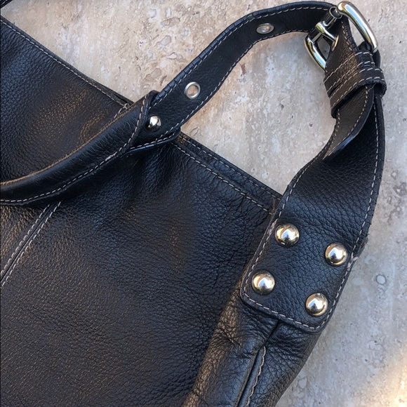 TIGNANELLO Black Pebble Leather Shoulder Bag - Picture 13 of 16